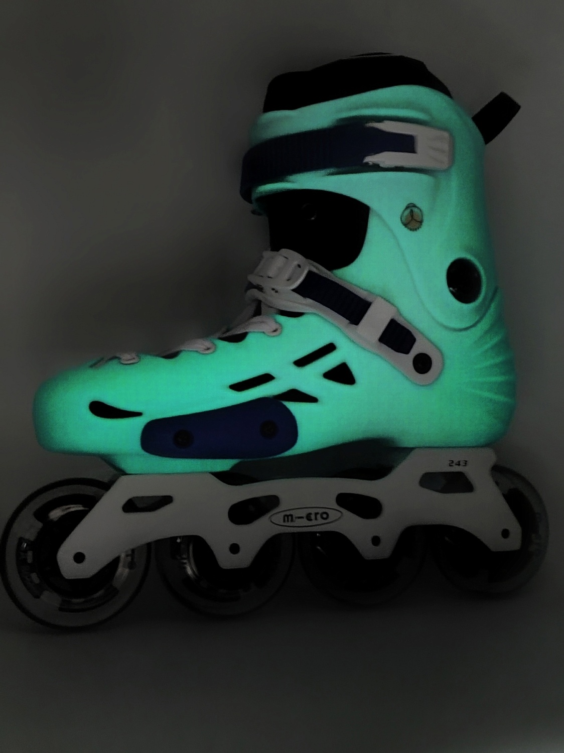 СВЕТЯЩИЕСЯ РОЛИКИ от фирмы MICRO