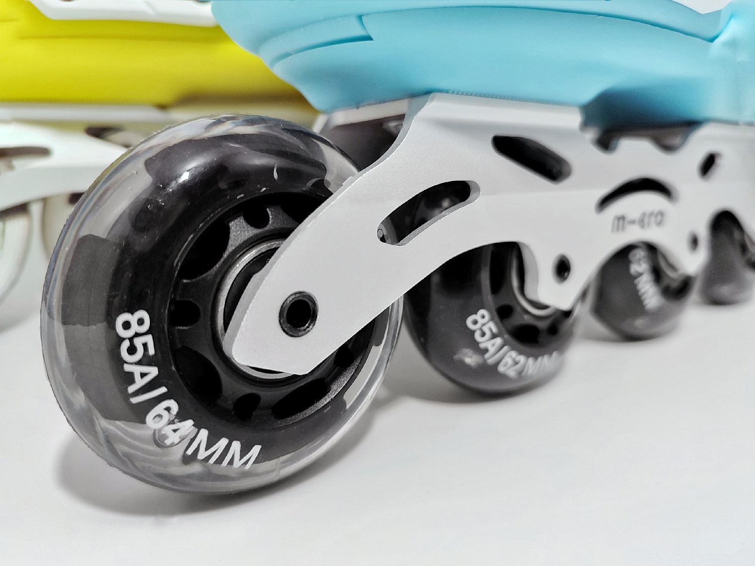 СВЕТЯЩИЕСЯ РОЛИКИ от фирмы MICRO